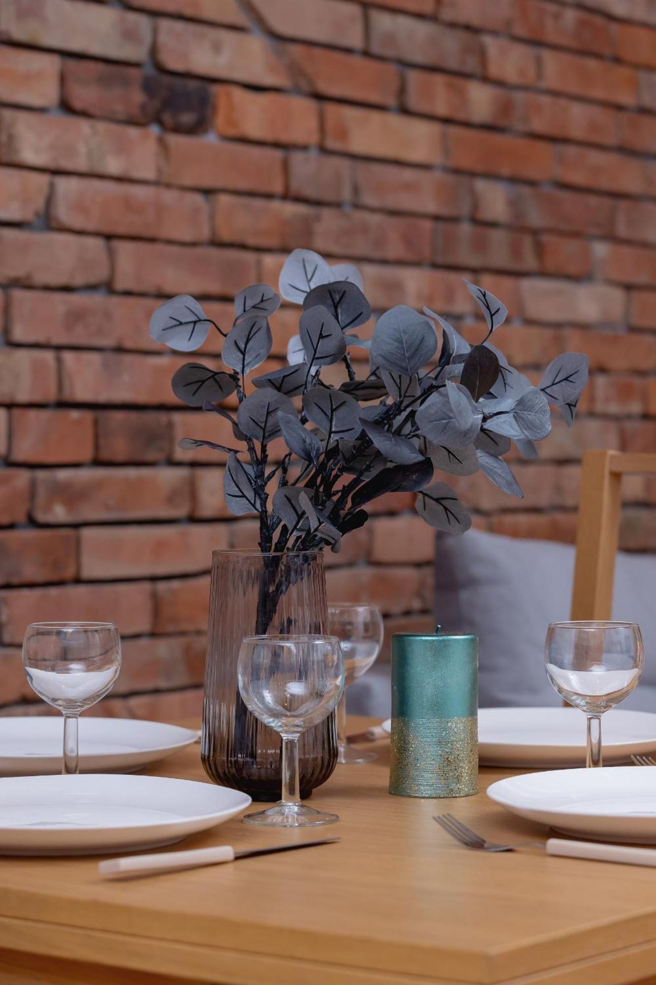 Industrial Fredry With Parking By Renters Apartment Krakau