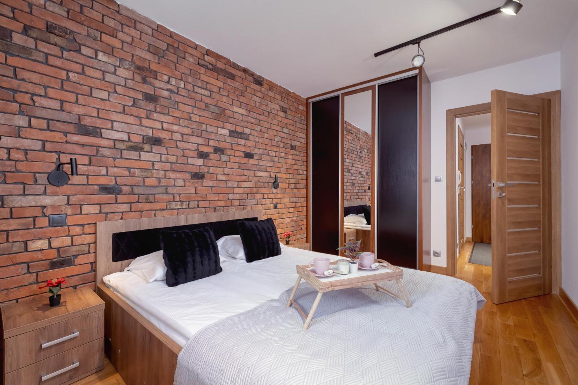 Industrial Fredry With Parking By Renters Apartment